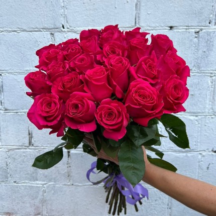 Букет из розовых роз с доставкой  в Липецке